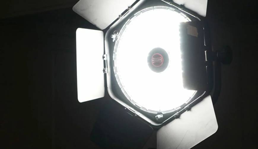 建立品牌粉丝议会！塔什广告片拍摄公司赋能年轻人参与决策链